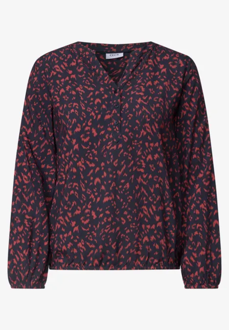 Tuniek met lange mouwen, split in de hals en print urban dark blue Donkerblauwe blouse met rood abstract patroon, V-hals en lange mouwen met elastische manchetten