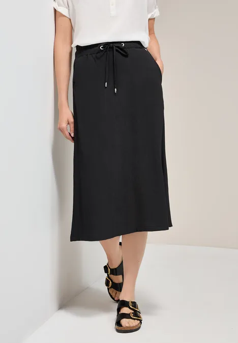 Crepe Rock in A-Linie Black