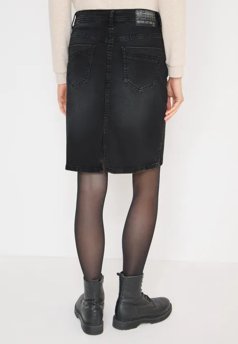 Jupe en jean avec rivets black washed