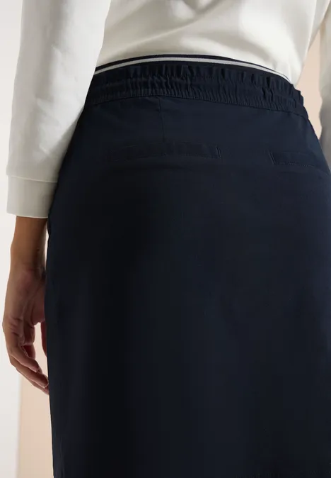 Knielanger Rock mit Streifendetail universal blue