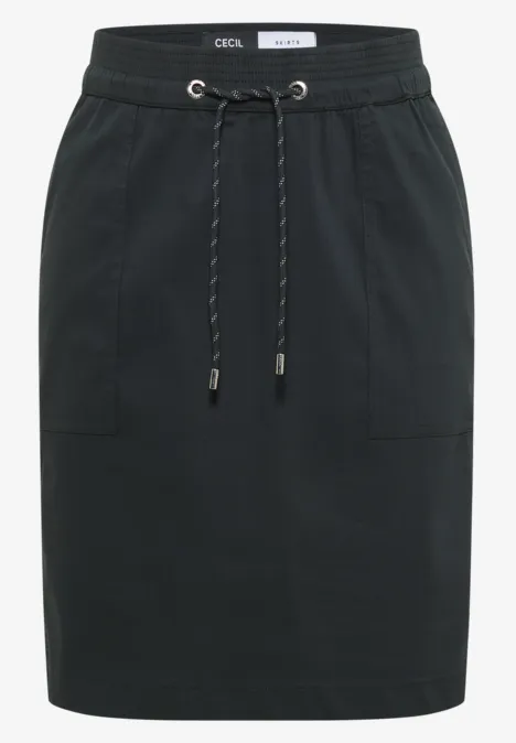 Knielanger Jogg Skirt mit feinen Streifen palm breeze green Schwarzer knielanger Rock mit Tunnelzugbund und Kängurutaschen, lässig und bequem.