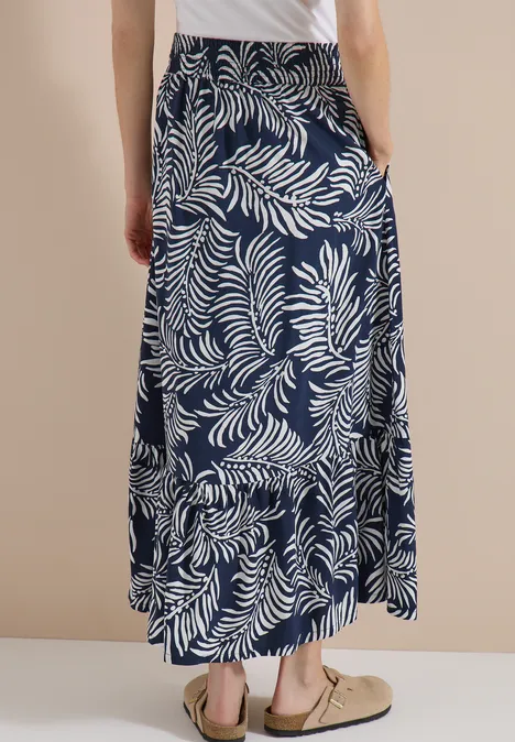 Maxi-Rock mit Blättermuster universal blue Langer dunkelblauer Rock mit weißem Blattmuster, elastischem Bund und weitem Schnitt.