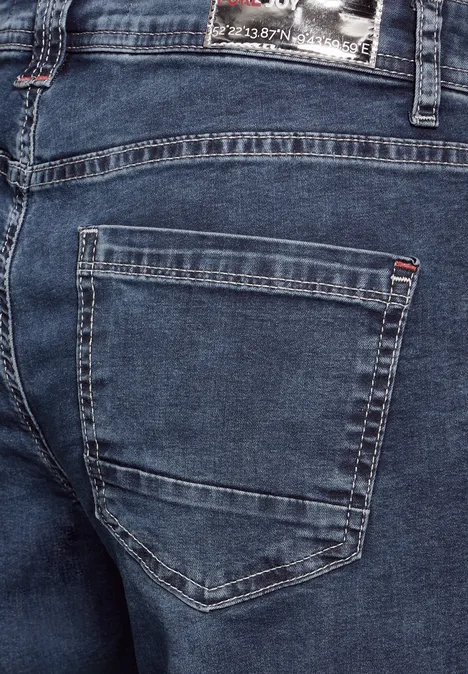 Jeans im Loose Fit mid blue wash