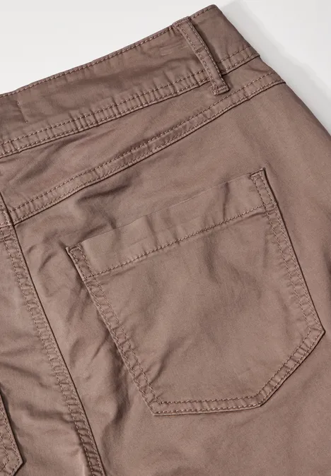 Hose im Slim Fit sporty taupe