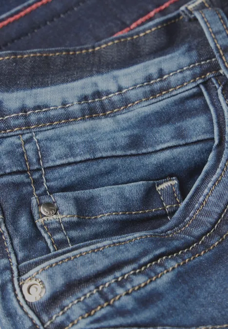 Casual Fit Jeansshorts mid blue used wash