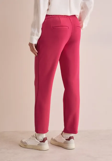 Pantalon en coupe casual granita red Pantalon en coupe casual granita red