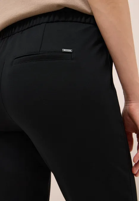 Casual Fit Hose Black