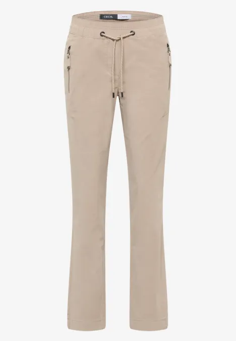 Cordhose im Causal Fit eggshell white