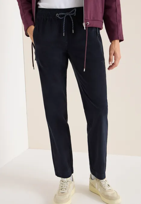 Cordhose im Causal Fit dark blue corduroy