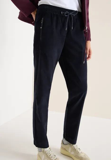 Cordhose im Causal Fit dark blue corduroy