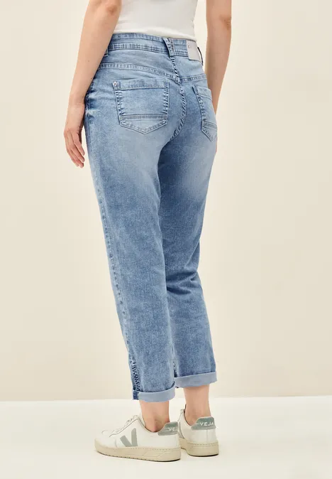 Jeans mit Turn-Up Detail light blue wash