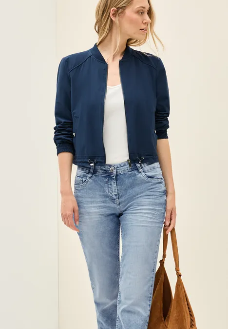 Jeans mit Turn-Up Detail light blue wash