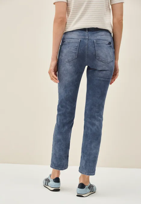 Straight Leg Jeans light blue wash