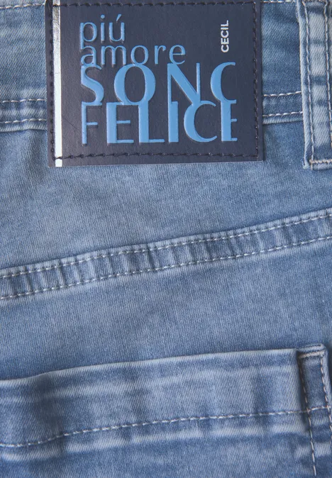 Straight Leg 7/8-Jeans light blue wash