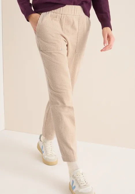 Sportive Loose Fit Cordhose oat milk beige