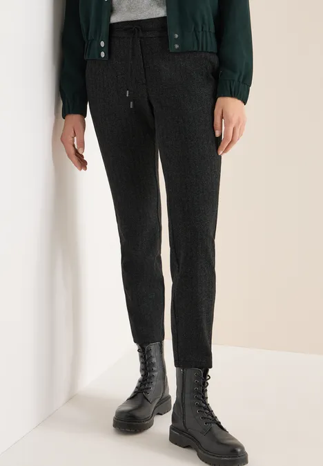 Casual Fit Hose Black