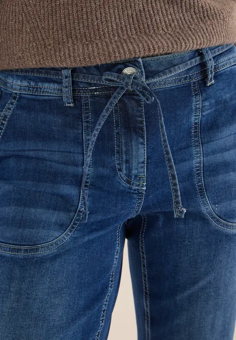 Straight Leg Jeans mid blue wash Straight Leg Jeans mid blue wash