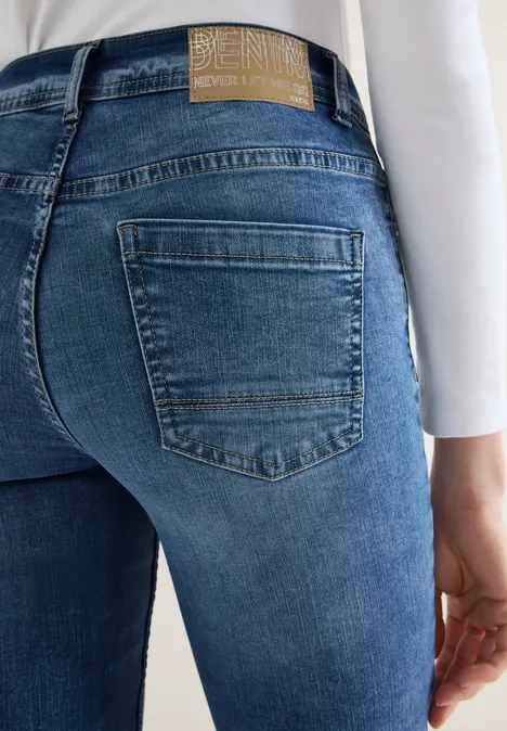 Straight Leg Jeans authentic used wash