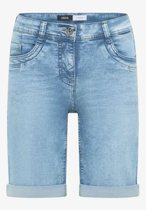 Lichtblauwe denim bermudashort met omgeslagen boorden, voorzakken, riemlussen en knoopsluiting.