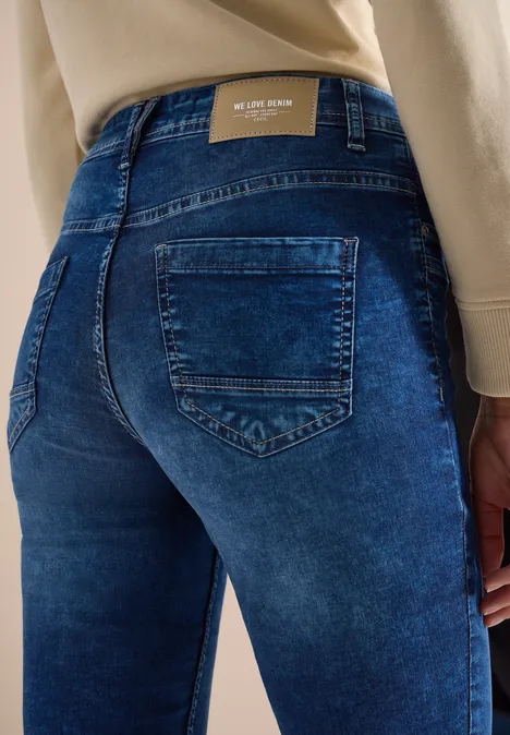 3/4 Slim Leg Jeans im Casual Fit mid blue used wash 3/4 Slim Leg Jeans im Casual Fit mid blue used wash