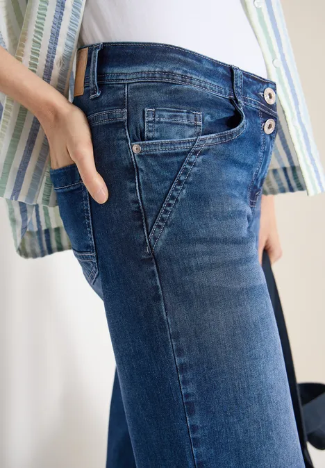 High Waist Wide Legs jeans in Loose Fit mid blue used wash