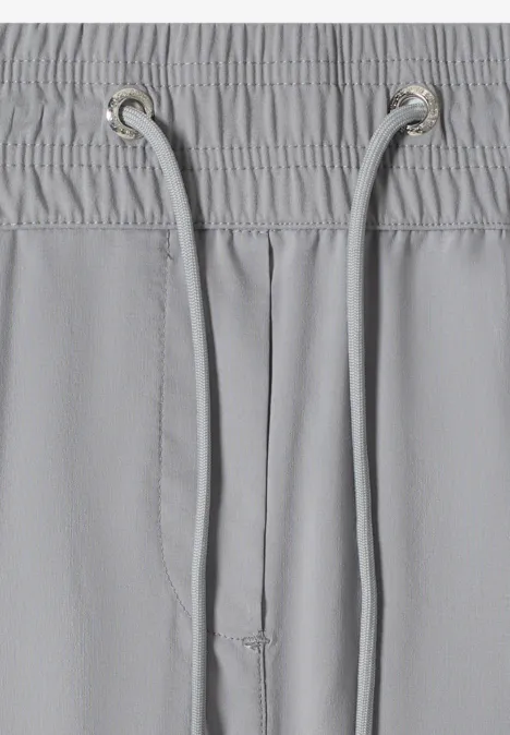 Grijze elastische tailleband met trekkoord en metalen oogjes