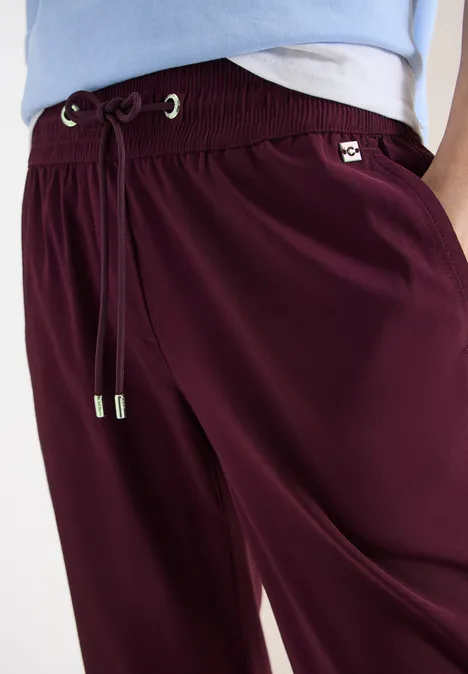 Mid Waist Slim Leg Hose im Casual Fit grape red Mid Waist Slim Leg Hose im Casual Fit grape red