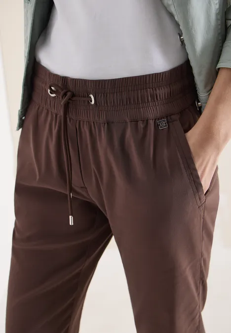 Mid Waist Slim Leg Hose im Casual Fit brown cacao