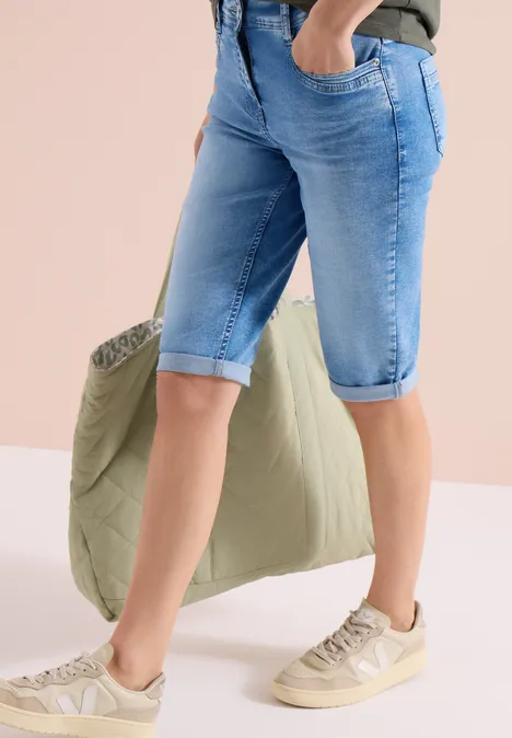 Straight Leg Jeansshorts im Slim Fit light blue washed Straight Leg Jeansshorts im Slim Fit light blue washed