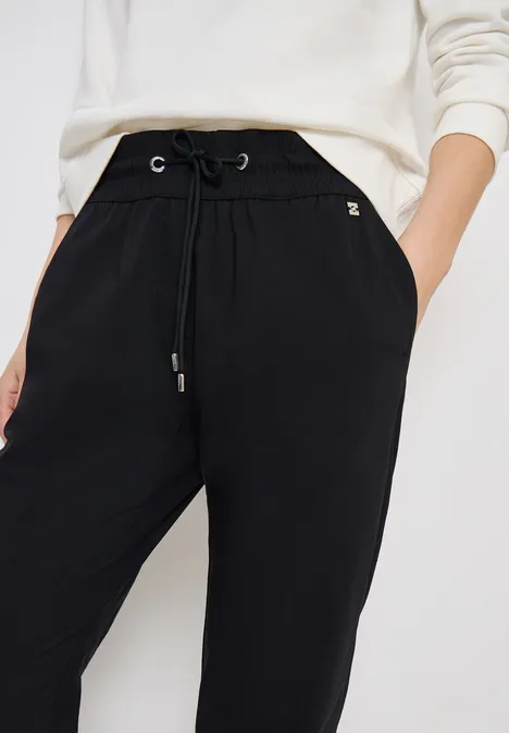 Pantalon Mid Waist Slim Leg en Casual Fit Black