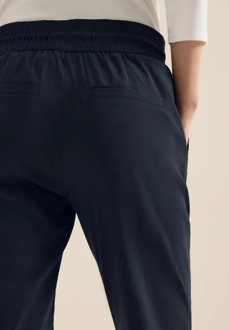 Pantalon Mid Waist Slim Leg en Casual Fit universal blue