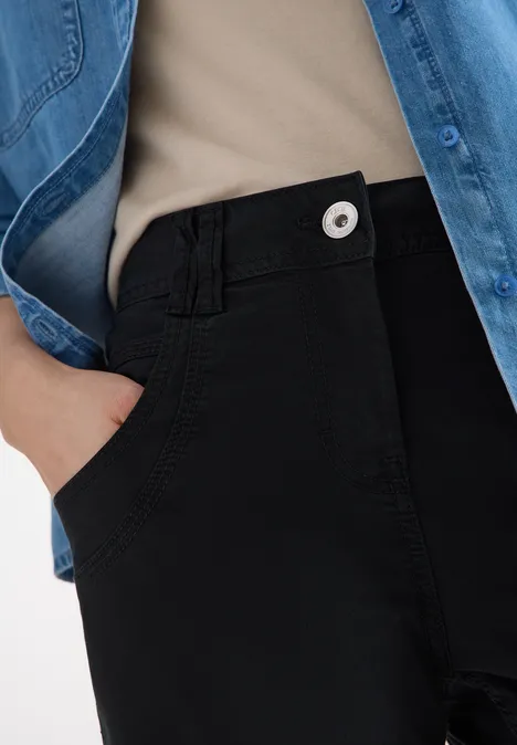 Mid Waist Slim Leg Hose im Casual Fit Black