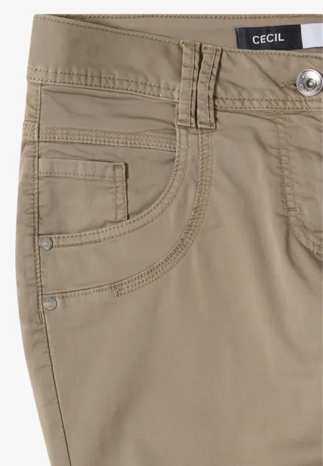 Sandfarbene Hose aus Baumwollstoff mit Taschen vorne, Münztasche und sichtbaren Nähten