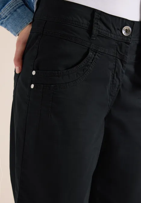 High Waist Flared Leg Hose im Loose Fit Black High Waist Flared Leg Hose im Loose Fit Black