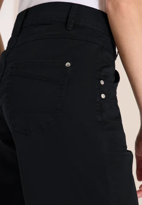 High Waist Flared Leg Hose im Loose Fit Black High Waist Flared Leg Hose im Loose Fit Black