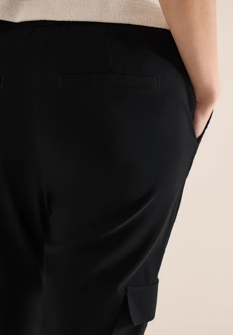 Spodnie z wąskimi nogawkami Mid Waist w stylu cargo Black