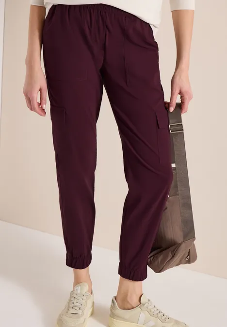 Mid Waist Slim Leg Hose im Cargo-Look grape red Mid Waist Slim Leg Hose im Cargo-Look grape red