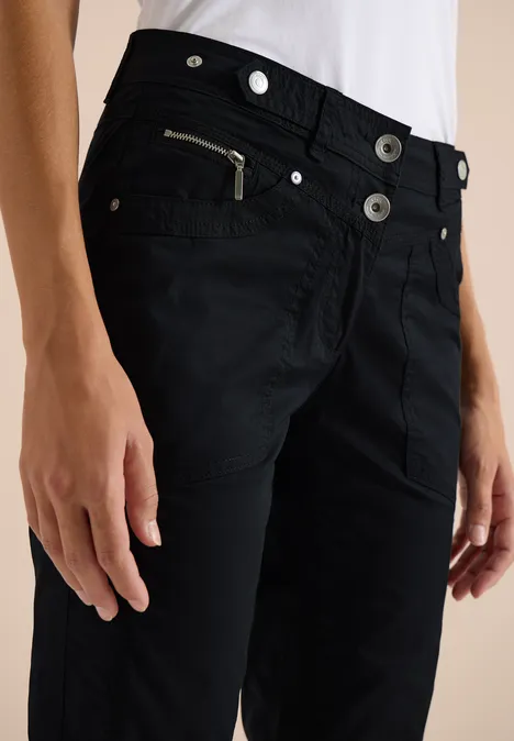 Spodnie Mid Waist z wąskimi nogawkami i wywijanym dołem Black