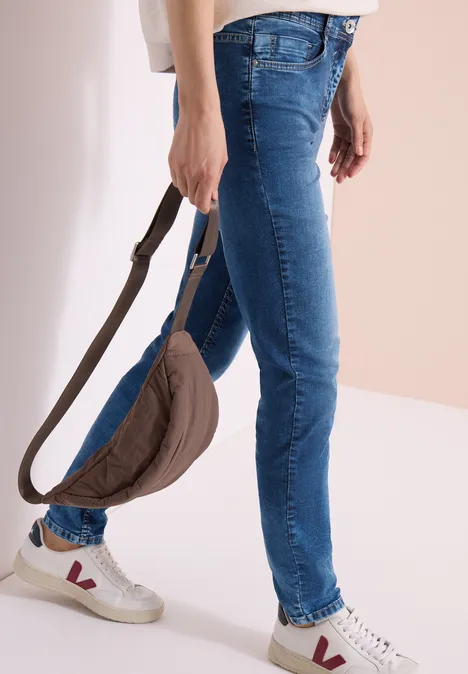 High Waist Slim Leg Jeans im Slim Fit mid blue used wash High Waist Slim Leg Jeans im Slim Fit mid blue used wash