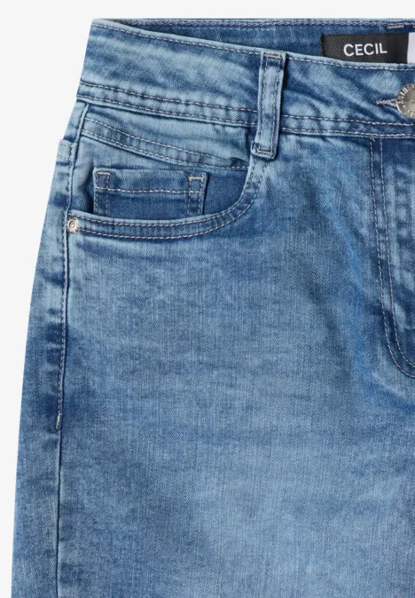 High Waist Wide Leg Jeans im Loose Fit light blue washed Helle blaue Jeanshose mit sichtbarer Gesäß- und Münztasche und Cecil-Label am Bund.