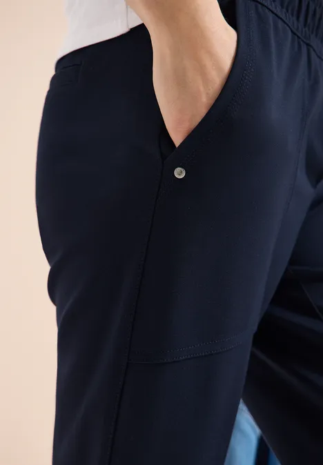 Mid Waist Slim Leg Hose im Casual Fit universal blue Mid Waist Slim Leg Hose im Casual Fit universal blue