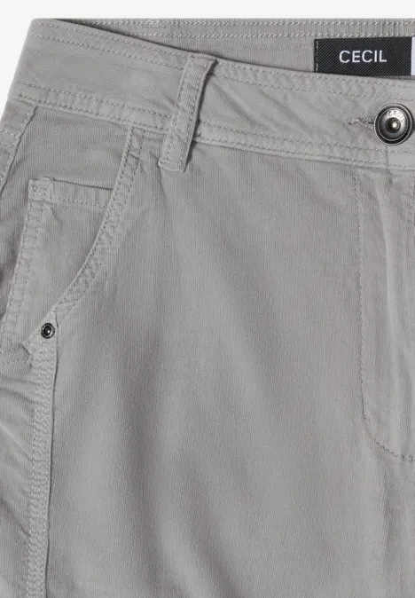 Graue Hose mit Vordertasche, Metallknopf und Label 'CECIL' am Bund