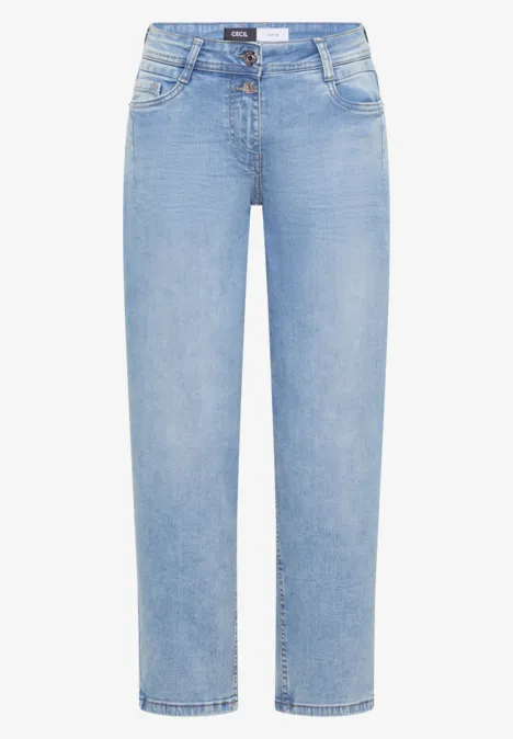 Hellblaue, gerade geschnittene Jeans mit klassischem 5-Pocket-Design und Knopf- sowie Reißverschluss.