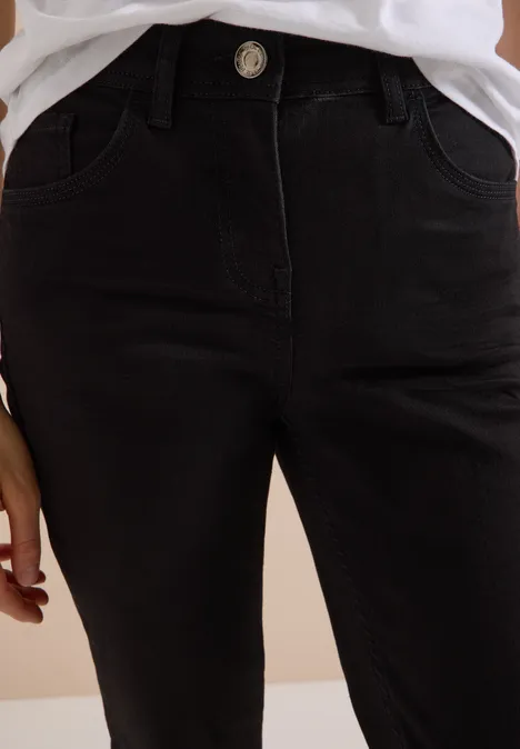 Jean taille haute Slim Leg, coupe slim Black Schwarze Jeanshose mit Knopfleiste und Eingrifftaschen