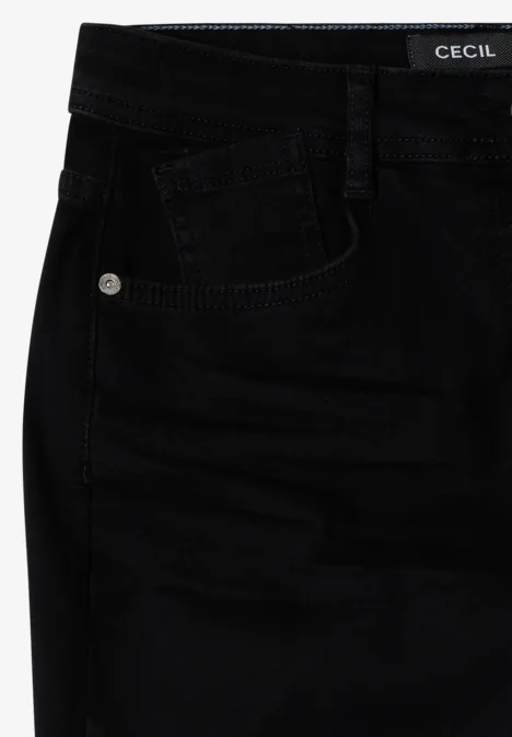 Schwarze Damenjeans von Cecil mit engem Schnitt und typischen Fronttaschen.