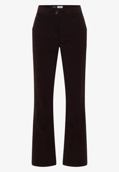 Schwarze Cordhose mit leicht ausgestelltem Bein und mittlerer Bundhöhe.