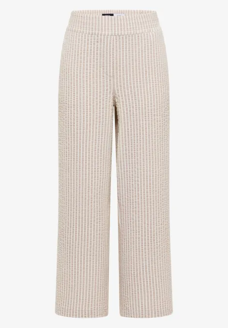 Wide Leg Hose in Seersucker-Qualität grain beige Weite beige Hose mit feinen roten Streifen, gerader Schnitt und hohem Bund.