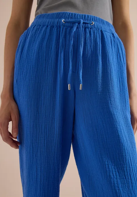 3/4 Wide Leg Hose in Musselin-Qualität surf blue Blaue, geknitterte Stoffhose mit elastischem Bund und Kordelzug, seitliche Taschen, Casual-Look