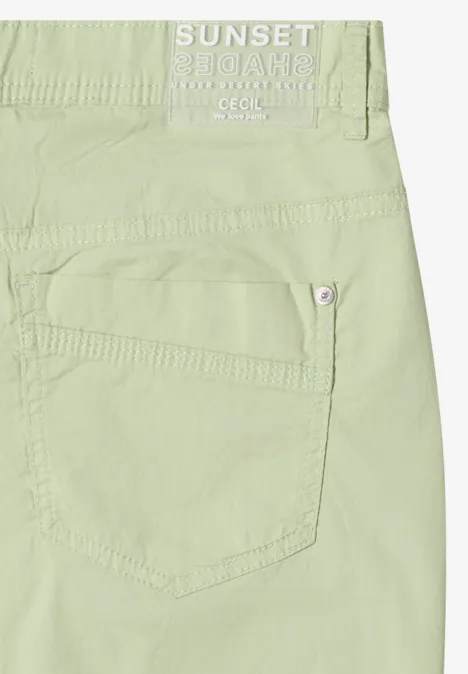 Barrel Leg Hose in Papertouch Qualität raw matcha lime Hellgrüne Hose mit Gesäßtasche und elastischem Bund, Logo "SUNSET" auf der Taille.