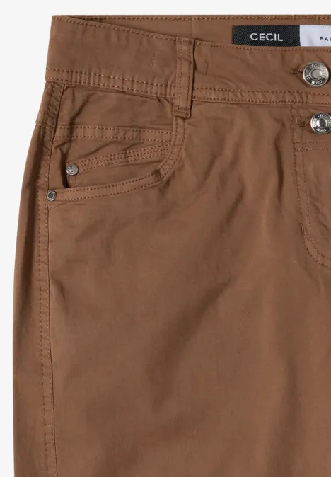 Un pantalon marron CECIL avec boutons et poches.